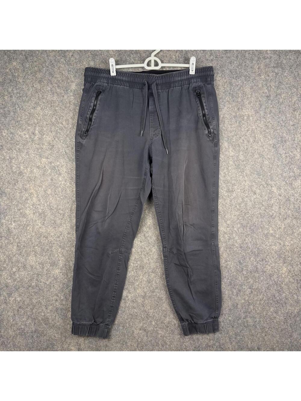Under Armour Men’s Jogger Pants Zip Pocket Distressed Gray Size XL 27” 049